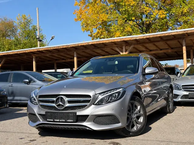 Mercedes-Benz C 220, тъмно сив, 2015 г., снимка от автокъщата