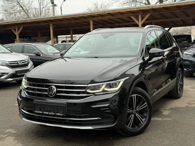 VW Tiguan, черен, 2022 г., снимка от автокъщата