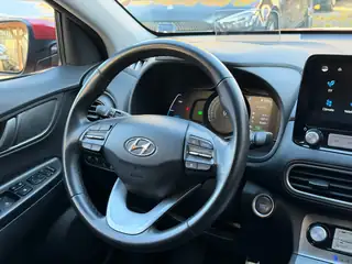 Hyundai Kona 2020 г., бордо, снимка 10