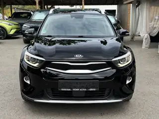 Kia Stonic 2017 г., черен, снимка 2