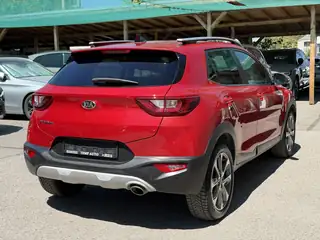 Kia Stonic 2018 г., червен, снимка 4