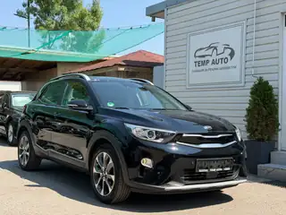 Kia Stonic 2018 г., черен – снимка 2
