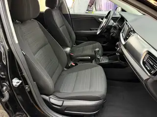 Kia Stonic 2018 г., черен – снимка 14