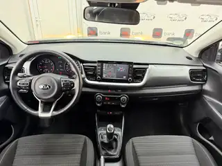 Kia Stonic 2018 г., черен – снимка 8