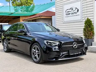 Mercedes-Benz E 220 2022 г., черен, снимка 3