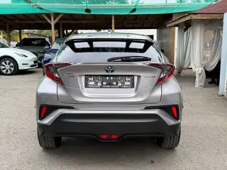 Toyota C-HR 2018 г., сив, снимка 5