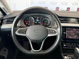 VW Passat 2022 г., черен – снимка 11