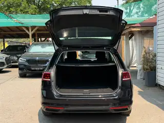 VW Passat 2022 г., черен – снимка 6