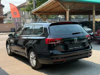 VW Passat 2022 г., черен – снимка 7