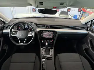VW Passat 2022 г., черен – снимка 10