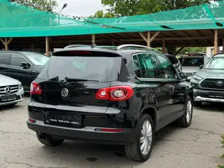 VW Tiguan 2010 г., черен, снимка 3