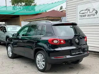 VW Tiguan 2010 г., черен, снимка 4