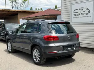 VW Tiguan 2013 г., тъмно сив, снимка 5